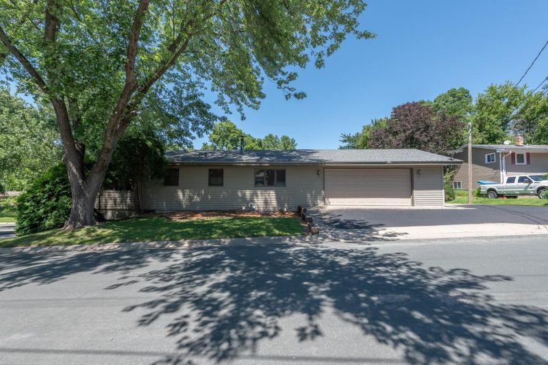 5865 Grandview Blvd, Mound, MN 55364