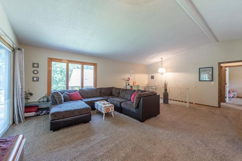 5865 Grandview Blvd, Mound, MN 55364