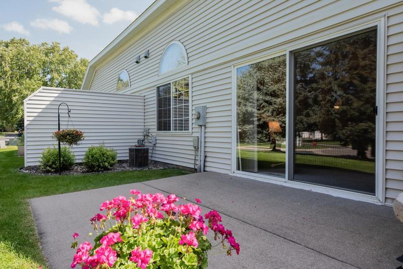1874 N Ruby Ct, Eagan, MN 55122