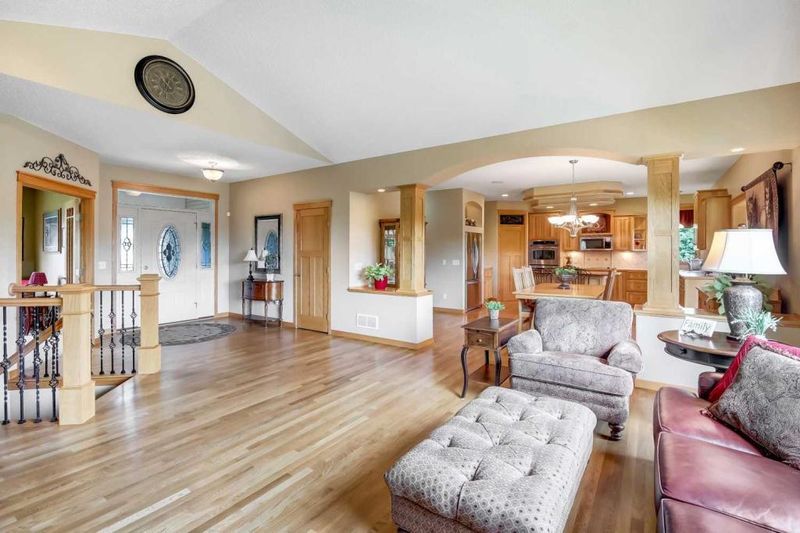 10214 Regent Ave N, Brooklyn Park, MN 55443