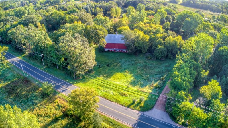 2322 Tamarack Dr, Medina, MN 55356