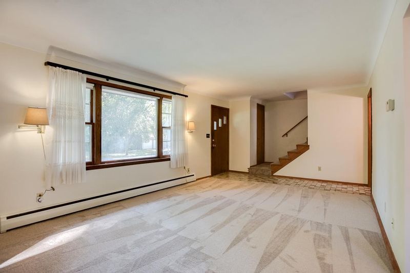 2011 Maryland Ave E, Saint Paul, MN 55119