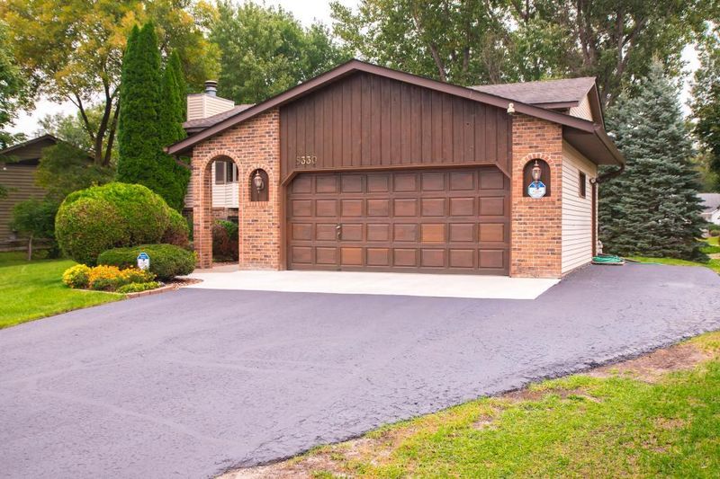 5330 Carolyn Ln, White Bear Lake, MN 55110