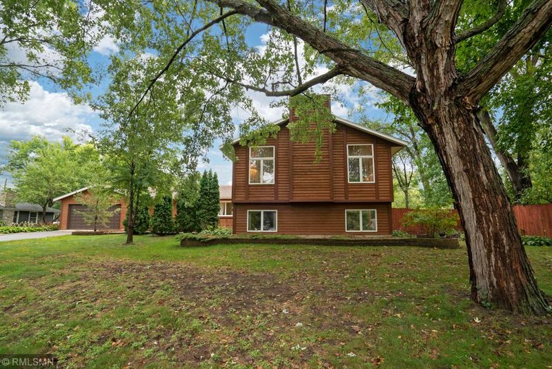 10649 Thomas Ave S, Bloomington, MN 55431