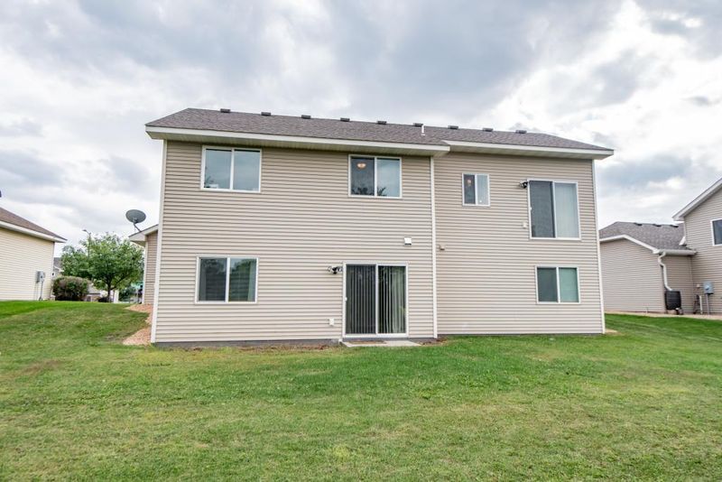 6700 Tessman Ter N, Brooklyn Park, MN 55445