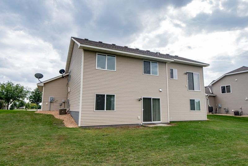 6700 Tessman Ter N, Brooklyn Park, MN 55445