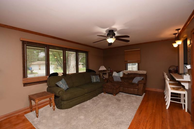10600 Verdi Rd, Bloomington, MN 55431