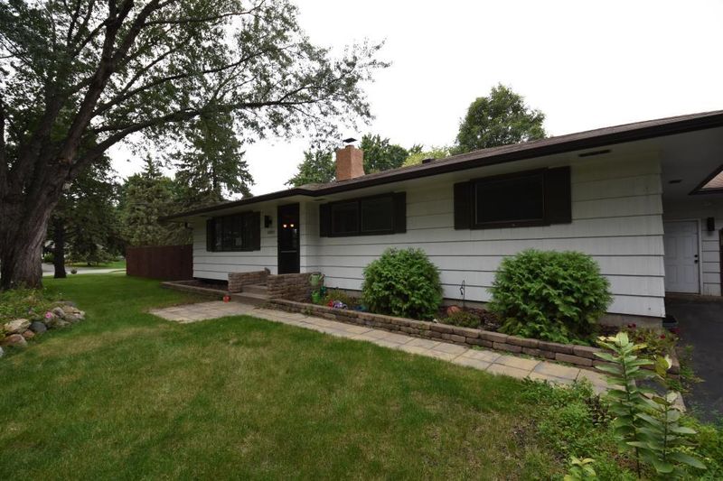 10600 Verdi Rd, Bloomington, MN 55431