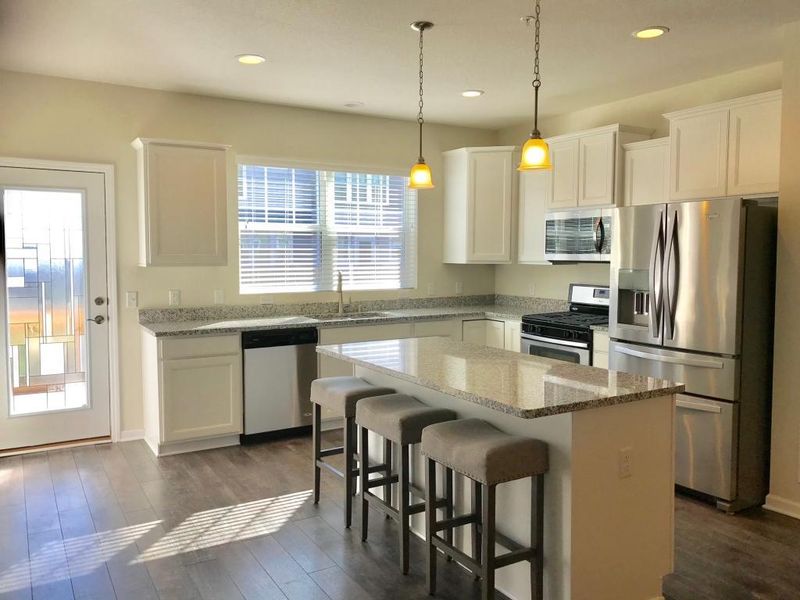 15463 Eames Way, Apple Valley, MN 55124
