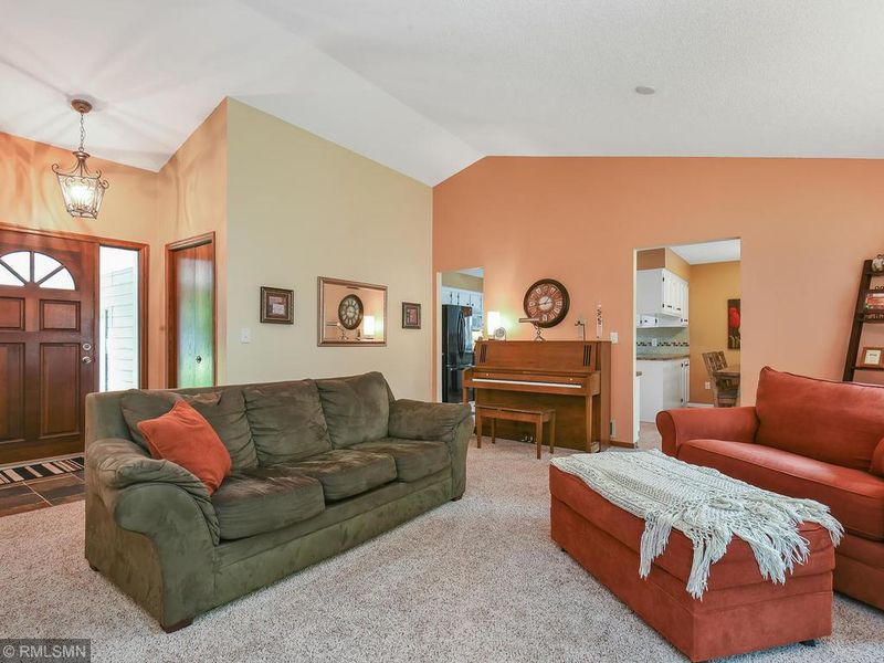 16144 Fairgreen Ave, Rosemount, MN 55068
