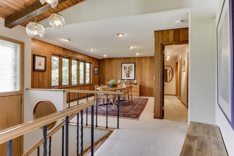 6805 Oaklawn Ave, Edina, MN 55435