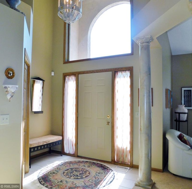3746 Brown Bear Trl, Eagan, MN 55122