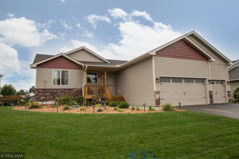 1344 Oakwood Ln, Hanover, MN 55341