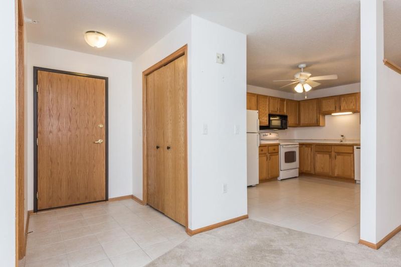 1729 6th St NE #208, Minneapolis, MN 55413
