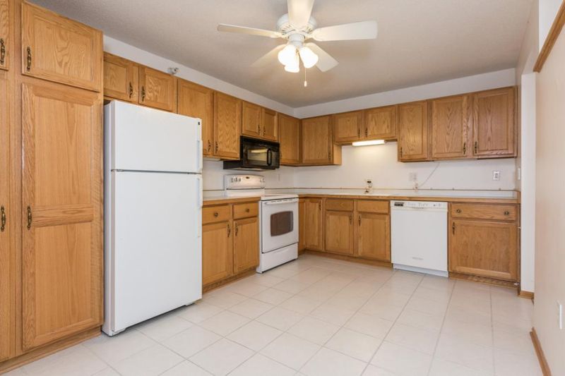 1729 6th St NE #208, Minneapolis, MN 55413