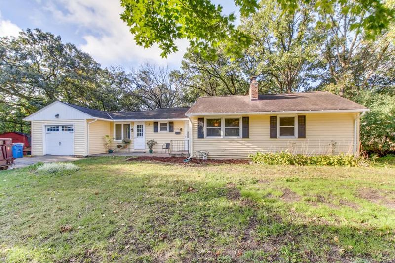 4806 Winterset Dr, Minnetonka, MN 55343