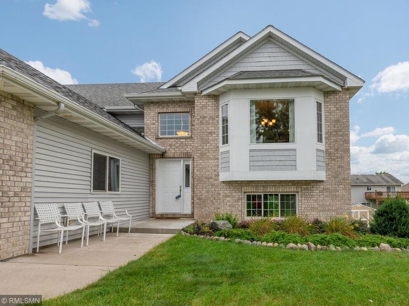 1322 Birch Dr, Mayer, MN 55360
