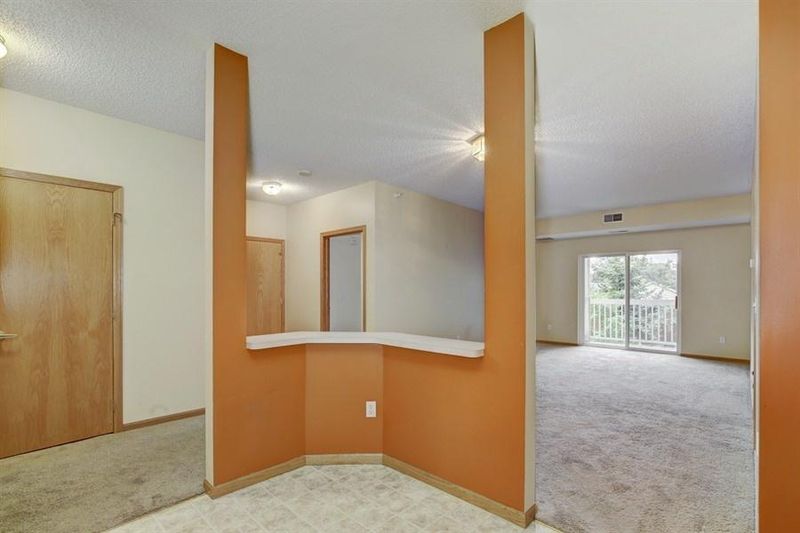 4824 E 53rd St #206, Minneapolis, MN 55417