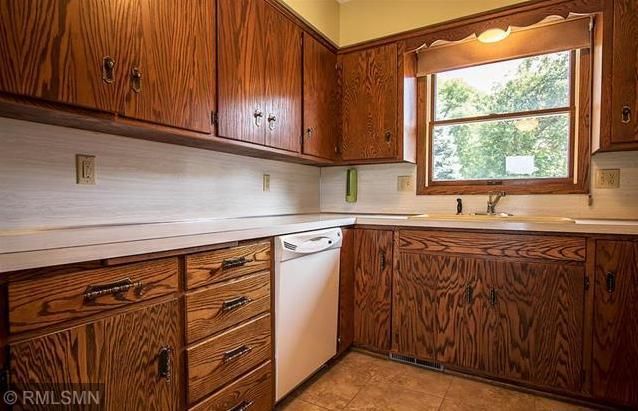 129 S Manitou Dr, Mankato, MN 56001