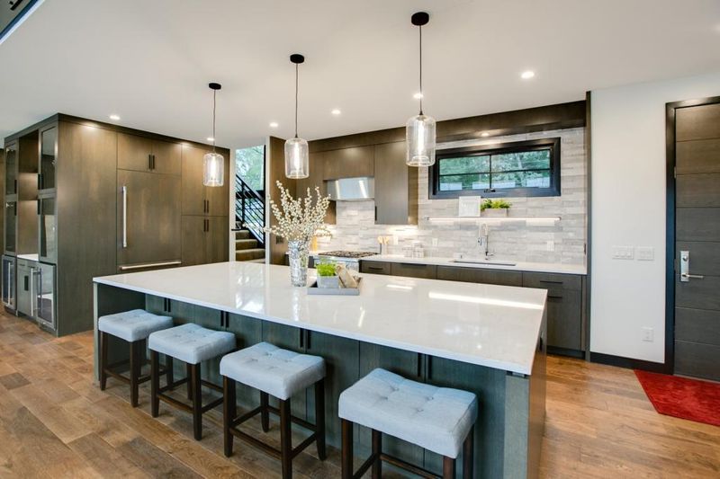 4255 Snail Lake Blvd, Shoreview, MN 55126