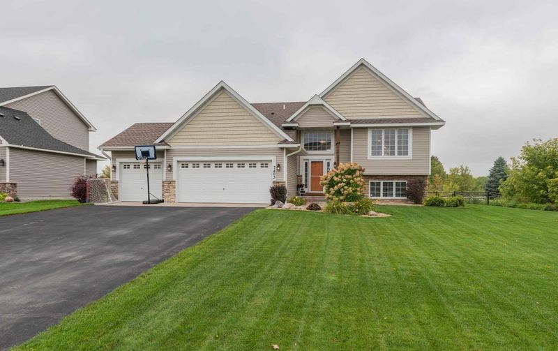 7403 Mackenzie Ave NE, Otsego, MN 55330