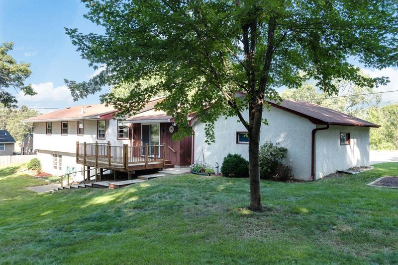 1684 Frost Ave, Maplewood, MN 55109