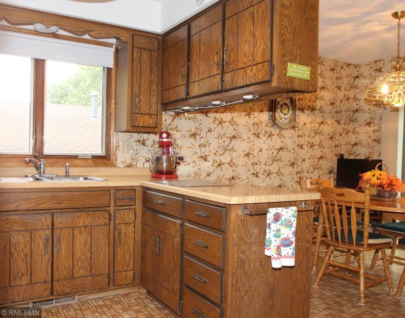2913 Monroe Pl, Saint Cloud, MN 56303