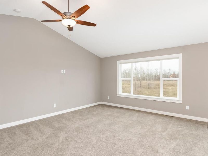 1111 Pioneer Trl SE, Cambridge, MN 55008