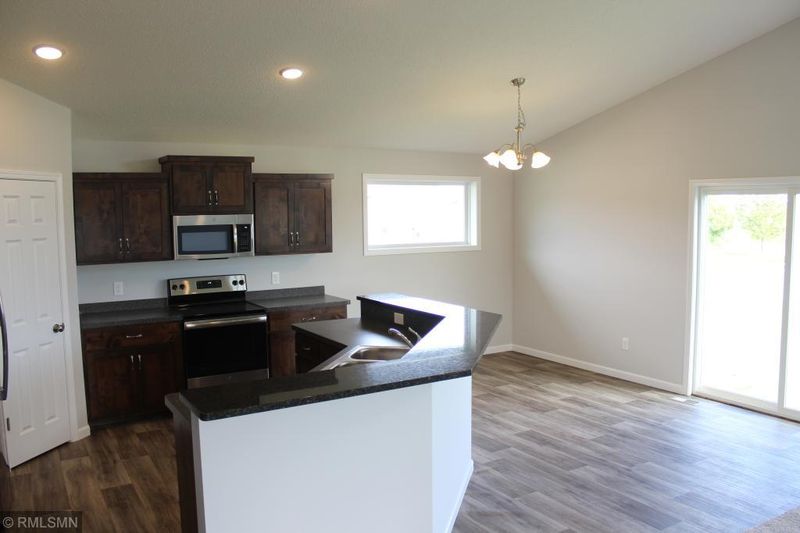 19095 Johnson St, Elk River, MN 55330