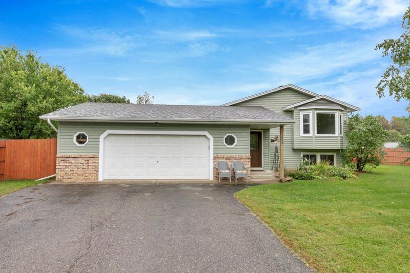 1066 Bear Cir NE, Cambridge, MN 55008