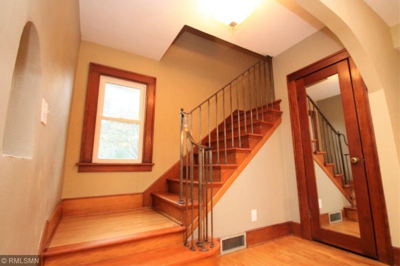 2486 15th Ave E, North Saint Paul, MN 55109