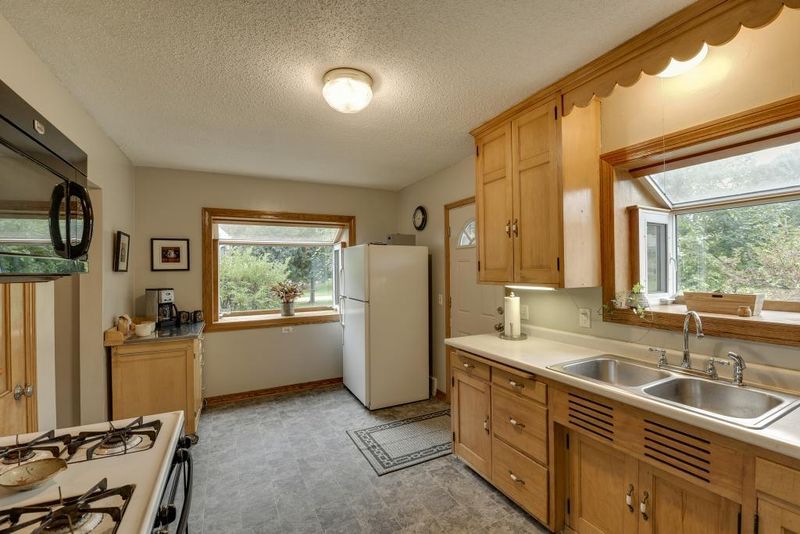 6926 Dallas Rd, Brooklyn Center, MN 55430