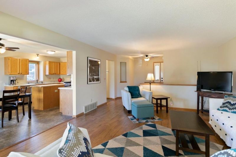 13027 Forest Glen Dr, Burnsville, MN 55337