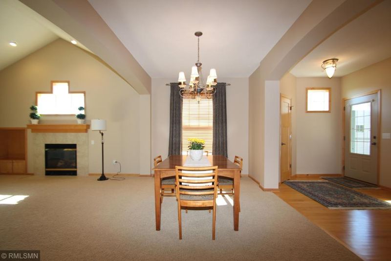 7749 Vasserman Trl, Chanhassen, MN 55317