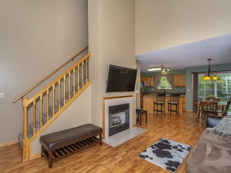 8735 Bechtel Ave, Inver Grove Heights, MN 55076
