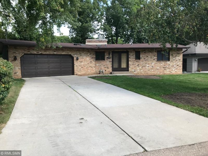 1998 16th St NW, New Brighton, MN 55112
