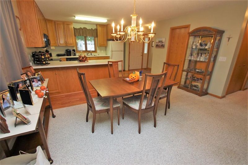 110 Garnet Ave, Melrose, MN 56352