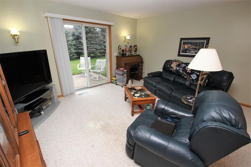 110 Garnet Ave, Melrose, MN 56352