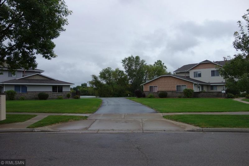 8523 S Pond Trl, Champlin, MN 55316