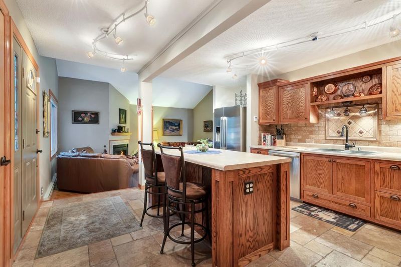 1724 Cherry Ln, Saint Cloud, MN 56304