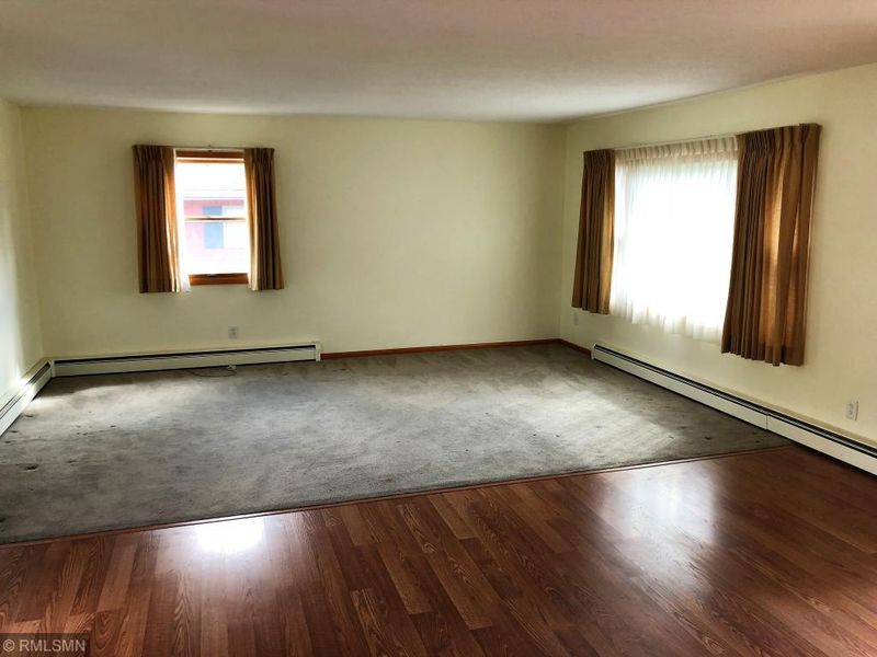 317 W Center St, Pine Island, MN 55963