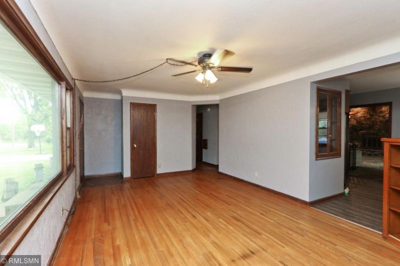 208 Summer Ave, Maplewood, MN 55117