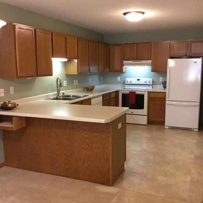 12 Carriage Ln, Owatonna, MN 55060