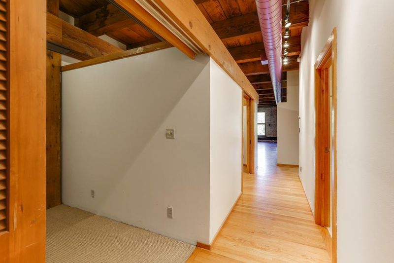 716 N 1st St #433, Minneapolis, MN 55401