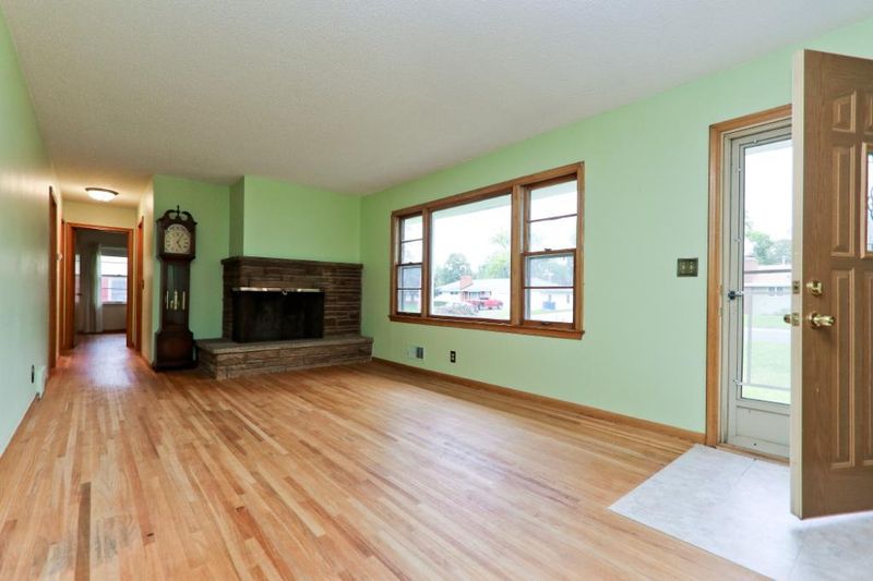 9236 Riverview Ave, Bloomington, MN 55425