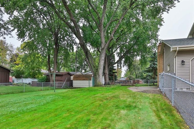 3107 61st Ave N, Brooklyn Center, MN 55429