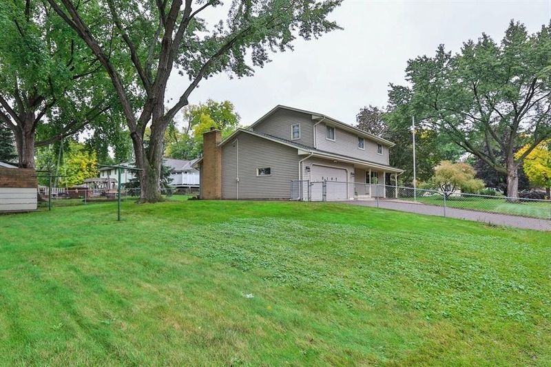 3107 61st Ave N, Brooklyn Center, MN 55429