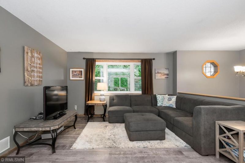 401 Pond View Rd NW, Saint Michael, MN 55376