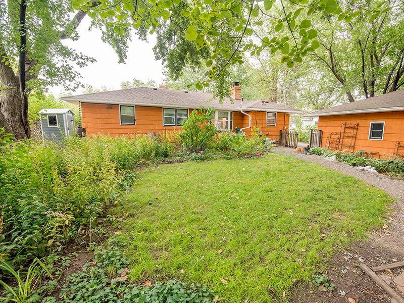 1949 Greenbrier St, Maplewood, MN 55117