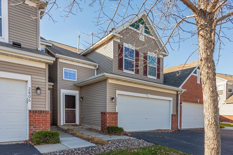 2808 Spy Glass Dr, Chaska, MN 55318